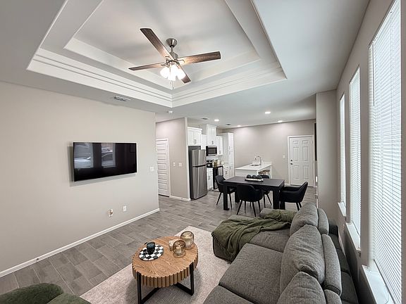 3rd image of 2612 E Harrison Ave APT 1