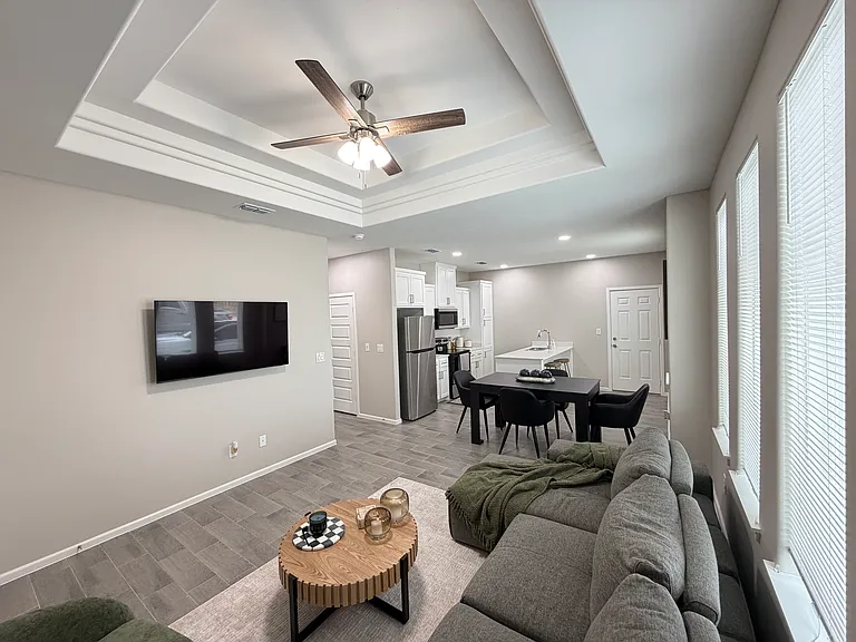 2612 E Harrison Ave #1 — Photo 3