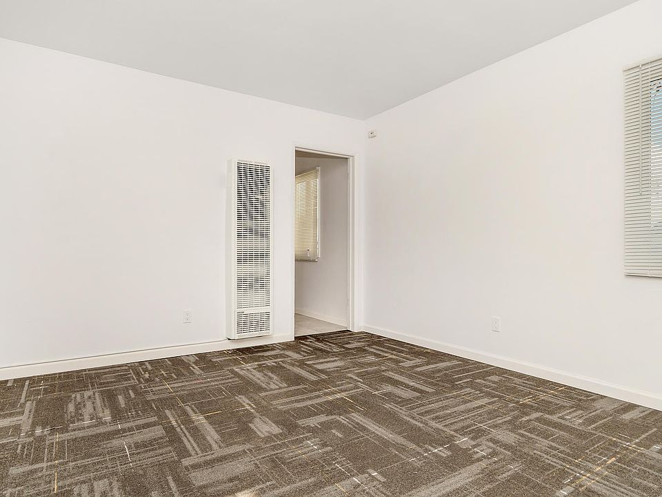 1st image of 464 3rd Ave