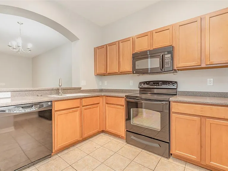 1125 Grantham Dr — Photo 14