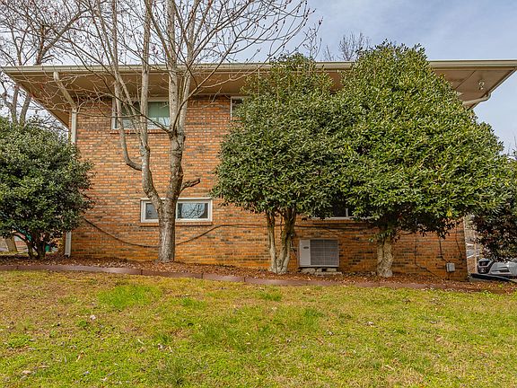 4th image of 3419 Betty Ln