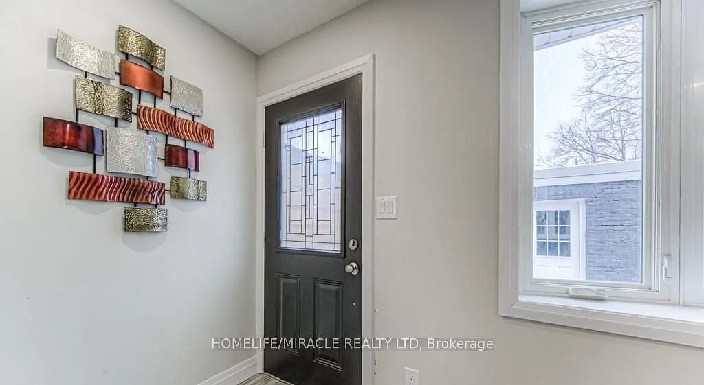 3 bed, $2,799 — Photo 2