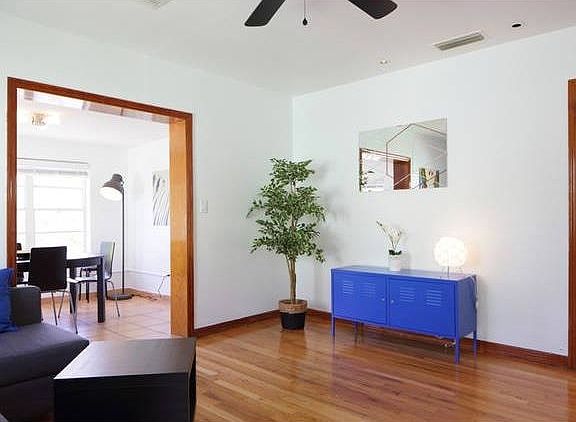 4th image of 830 W 40th St #2121