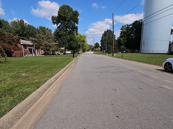 4th image of 430 Alabama Ave