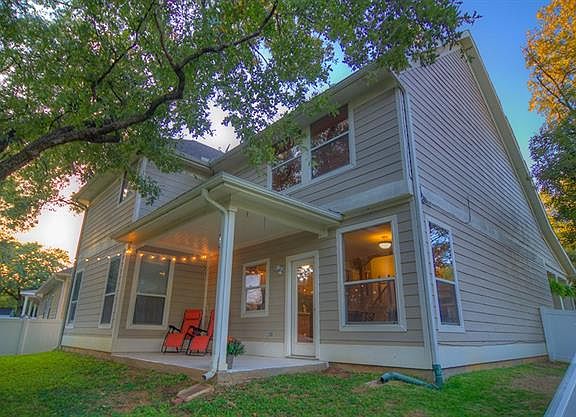 3rd image of 9936 Marthas Vineyard Cir