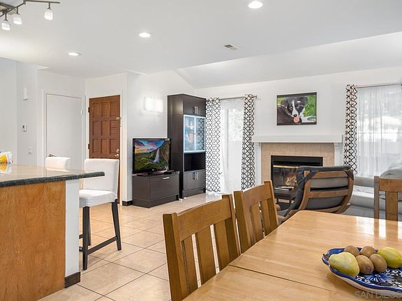 2nd image of 4135 Porte De Palmas Unit 215
