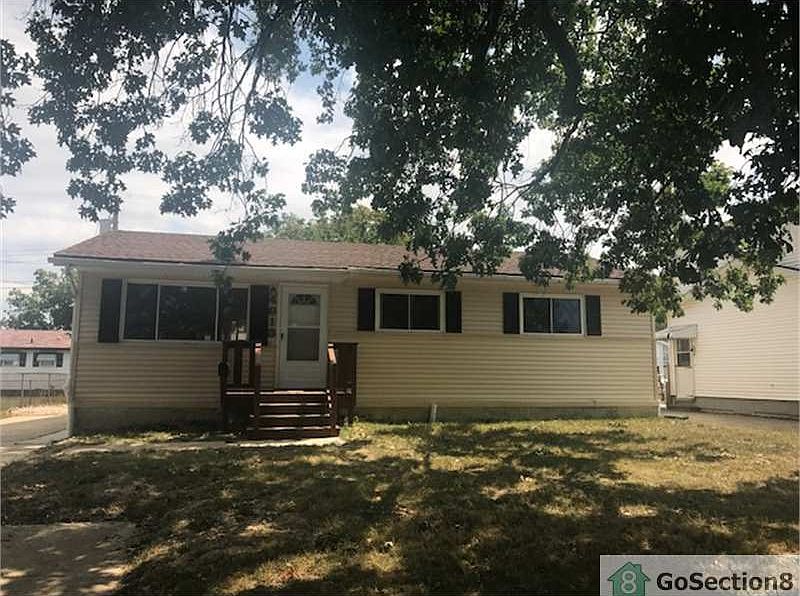 1st image of 4613 Palm Ave
