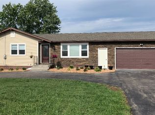 1319 Five Mile Line Rd, Webster, NY 14580