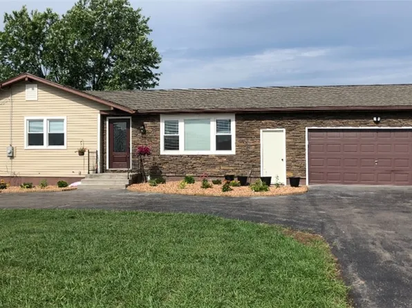 1319 Five Mile Line Rd, Webster, NY 14580