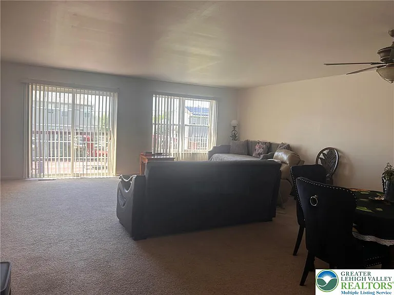 2465 Gillian Ln — Photo 6