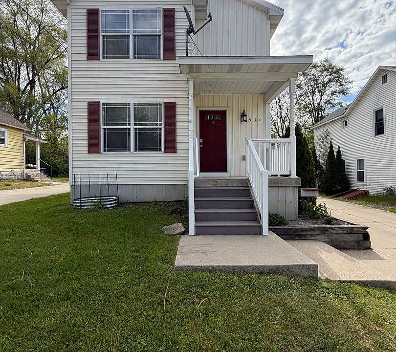 1st image of 530 Eastern Ave NE