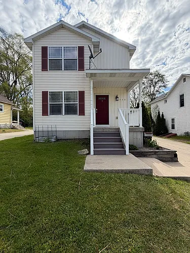 530 Eastern Ave NE Photo 1