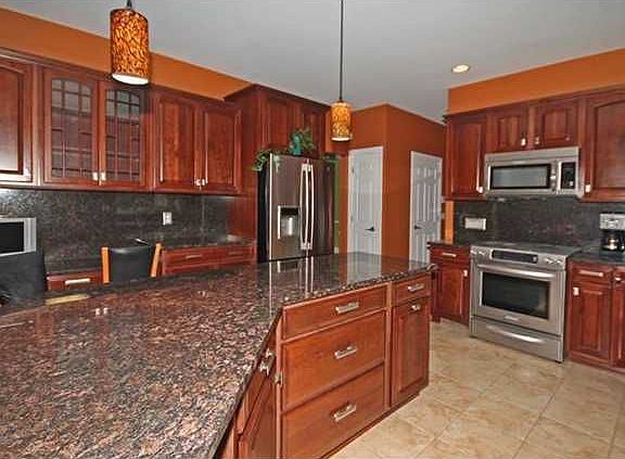 4th image of 484 Thyme Dr