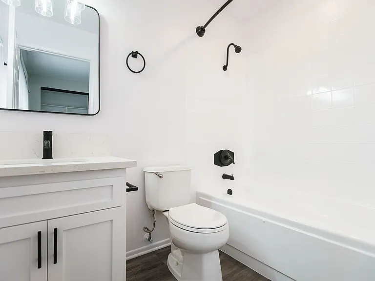 1620 South Bentley Ave — Photo 57