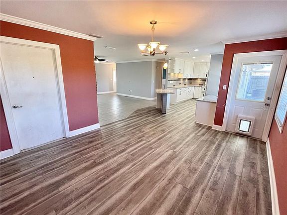 5th image of 1519 New Bedford Dr