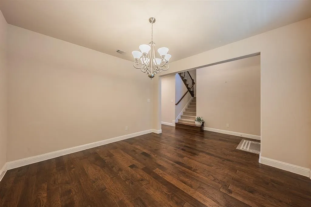 4 bed, 3.5 bath, 2706 sqft, $3,600 — Photo 4