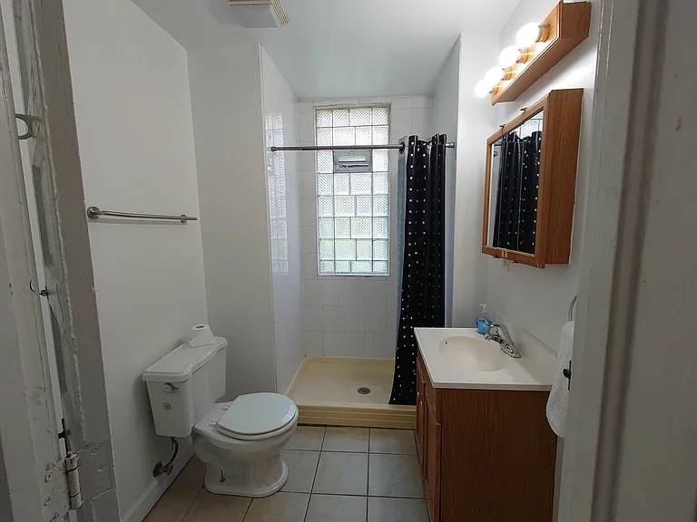 1823 E Windsor Pl — Photo 11