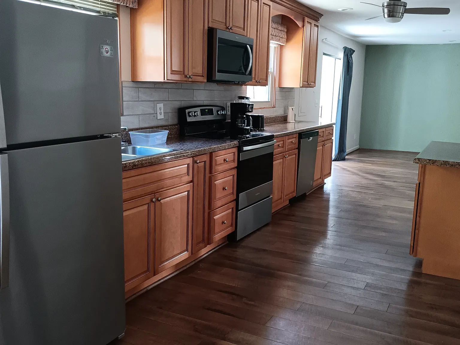 3 bed, $1,800 — Photo 4