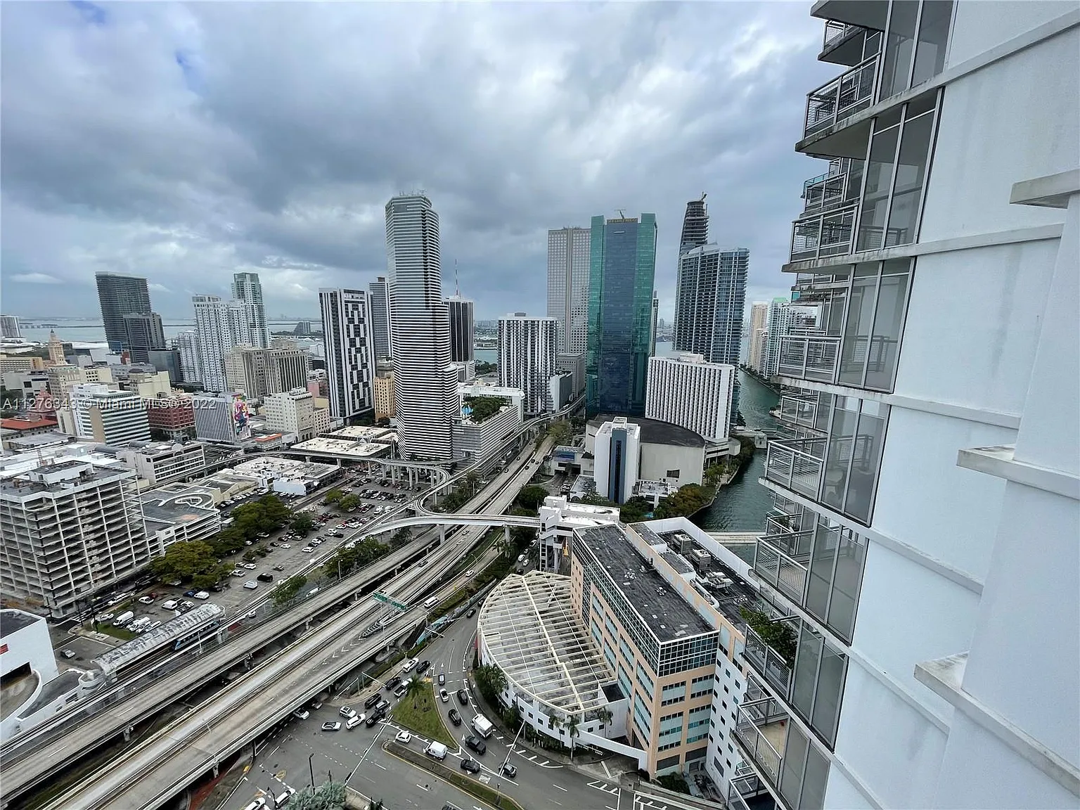 1 bed, 740 sqft, $2,700 — Photo 2