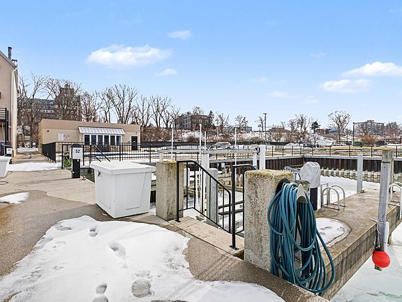 5th image of 312 Water St #52