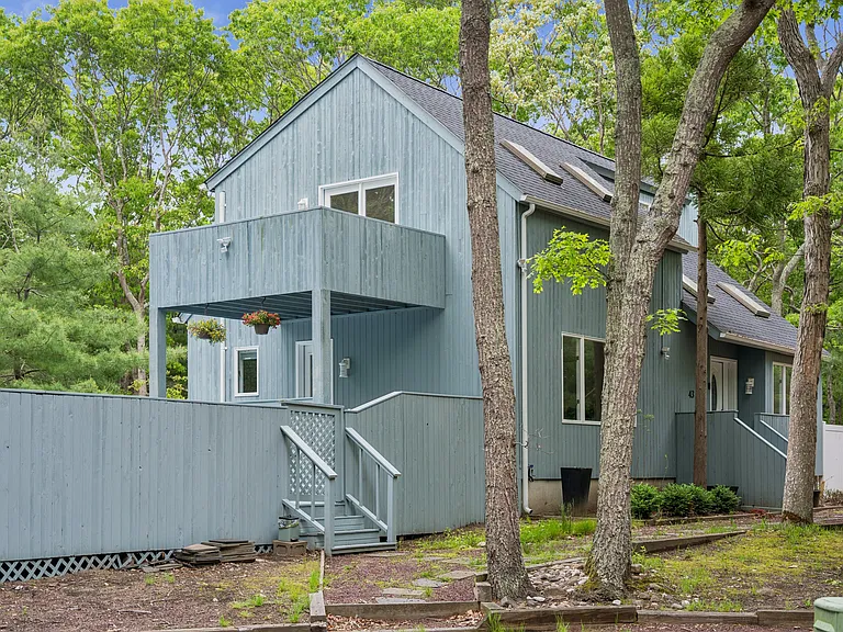 43 Montauk Ave — Photo 2