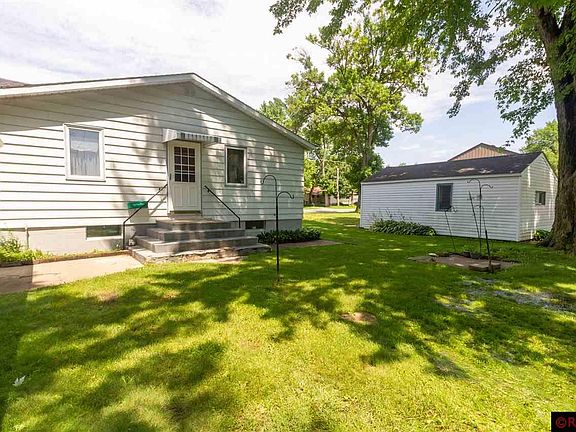4th image of 309 Leray Ave