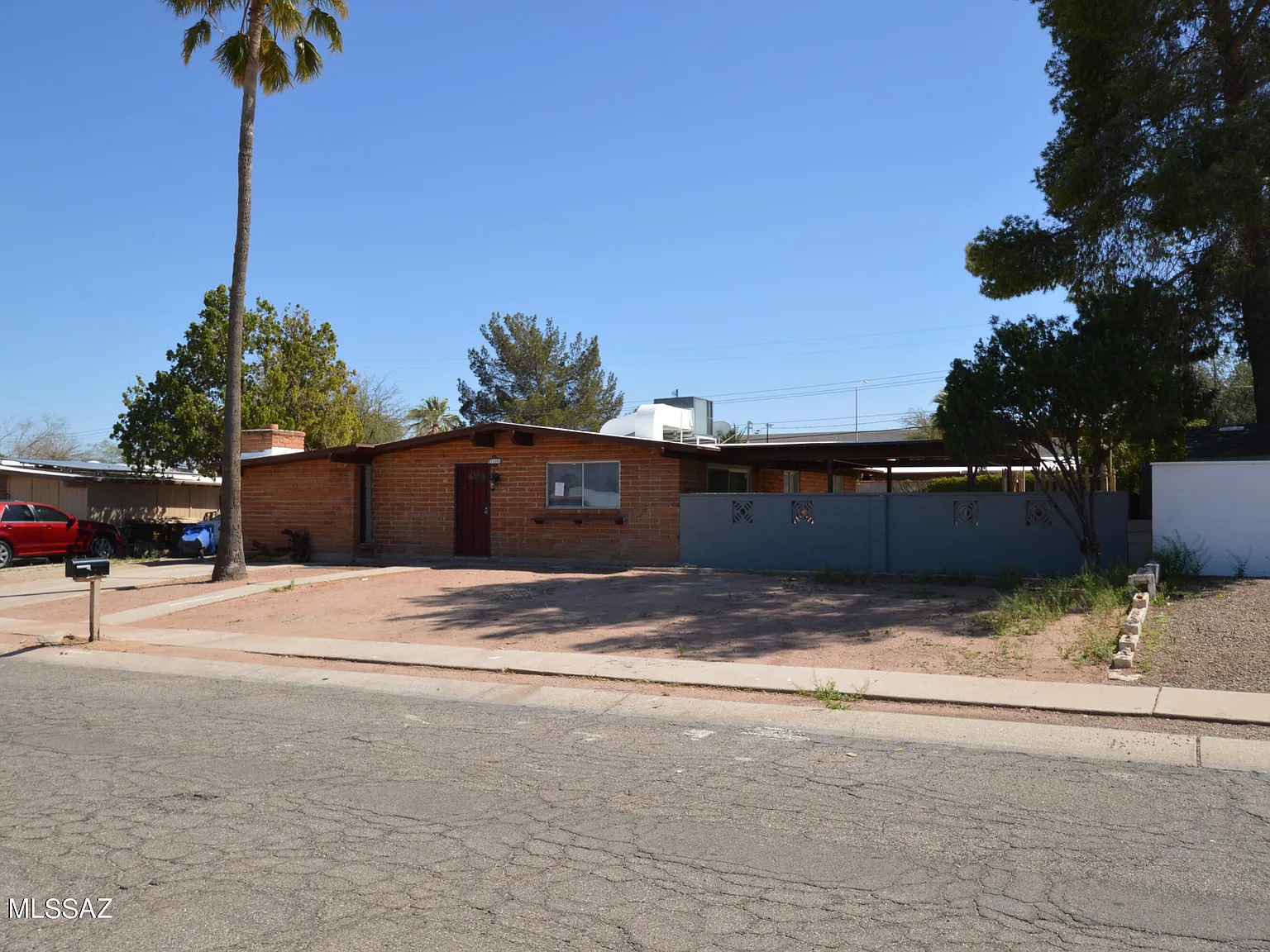 3 bed, 2.0 bath, 1621 sqft, $1,795 — Photo 3