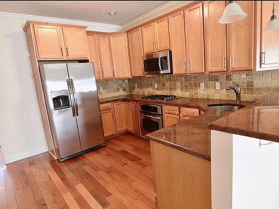 3rd image of 1015 S 18th St #1A