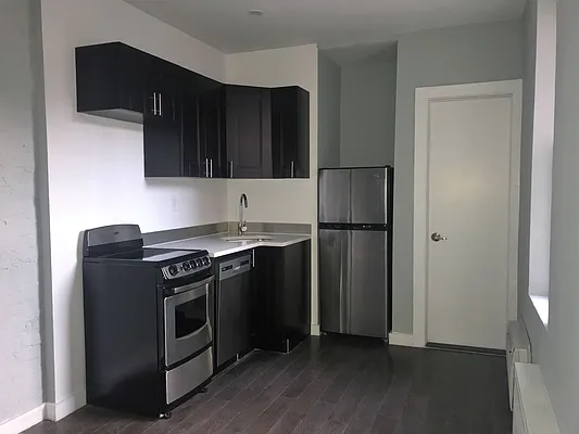 Rented by Kahen Properties | media 8