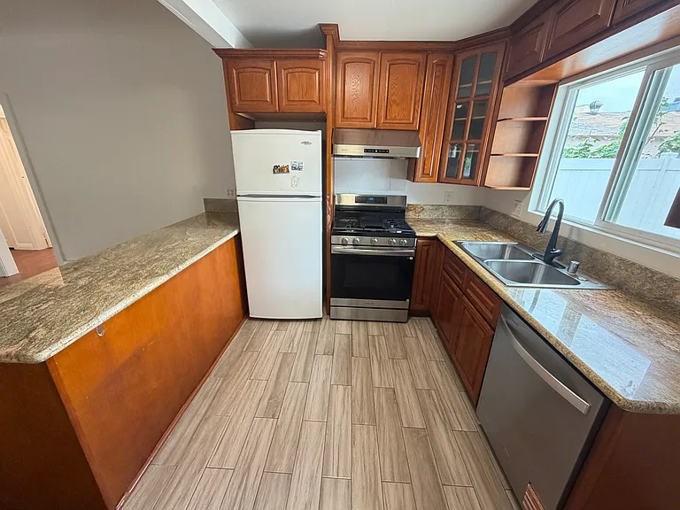 6354 Lemon Ave — Photo 10