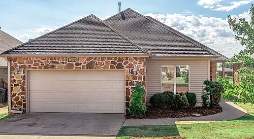 10100 Shadowview Dr Photo 1