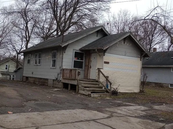 1004 Mahlon St, Lansing, MI 48906