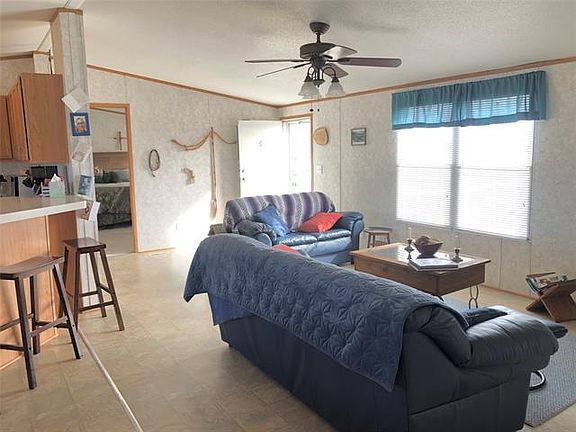 4th image of 492 Wild Horse Ln