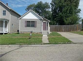 1st image of 708 Dakota St