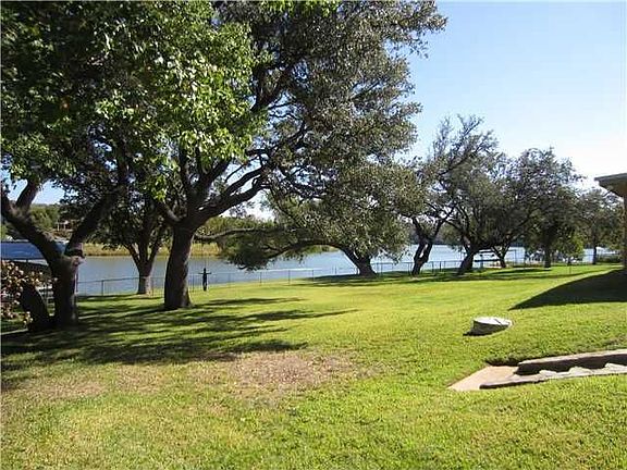 4th image of 702 Sandy Harbor Dr