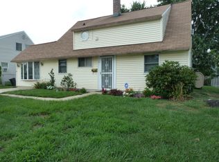 51 Woodbine Rd, Levittown, PA 19057