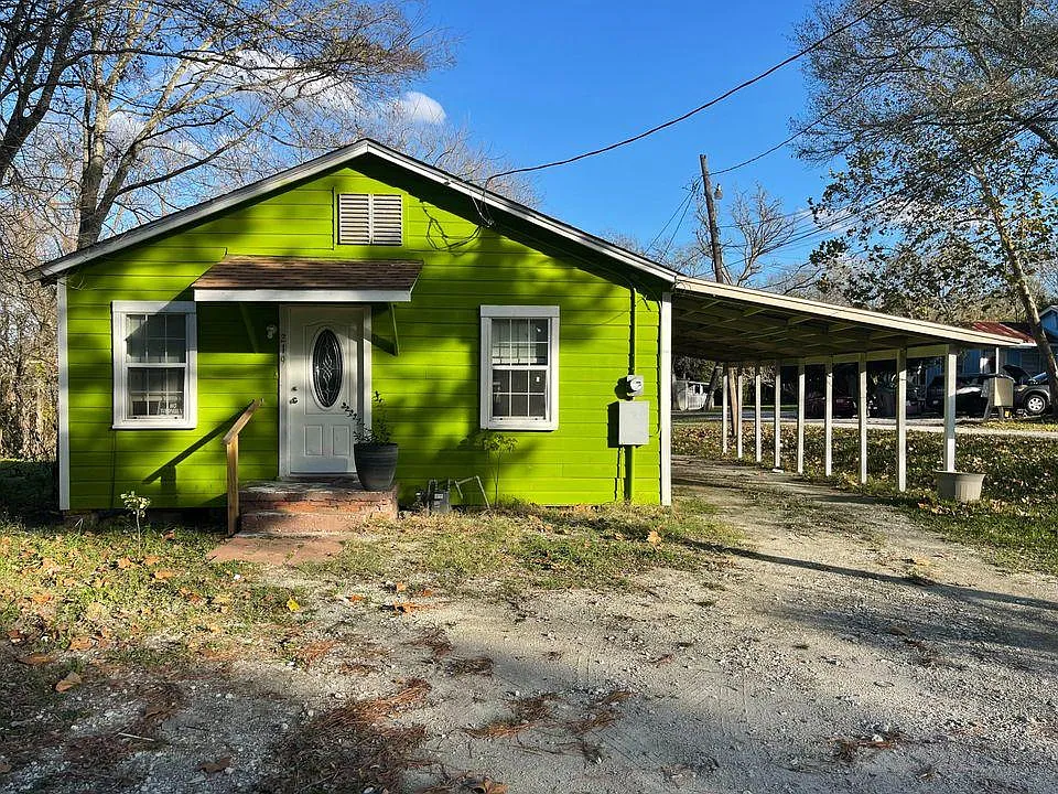 2 bed, $900 — Photo 1