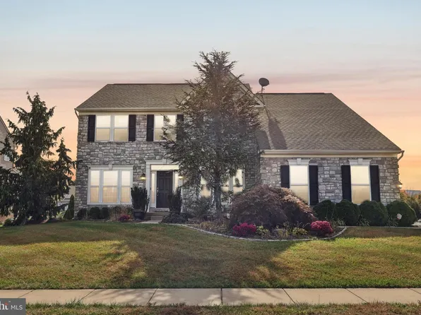 523 Glenwood Dr, Douglassville, PA 19518