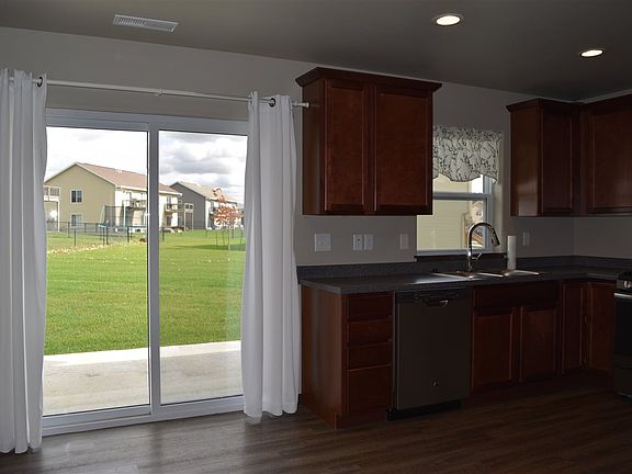 5th image of 108 Wild Rose Ln