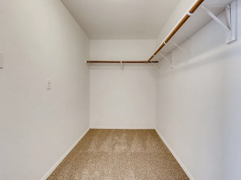 5140 Glen Eden Dr — Photo 15