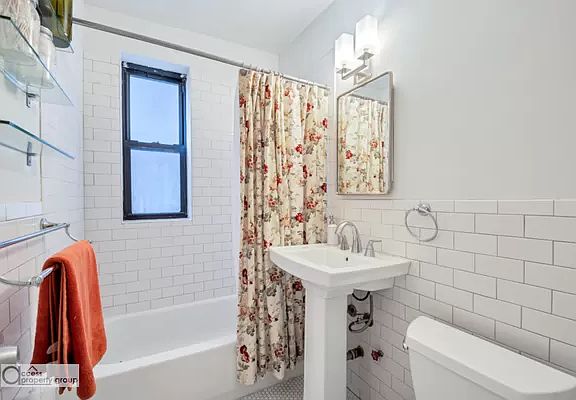 5th image of 98 Park Ter E APT 2A