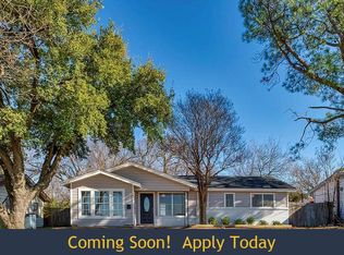 601 N Davis Dr, Arlington, TX 76012