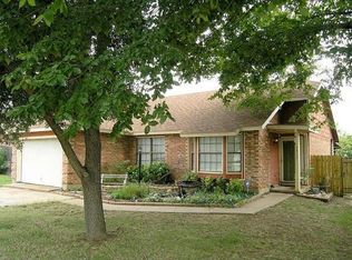 5523 Creek Valley Dr, Arlington, TX 76018