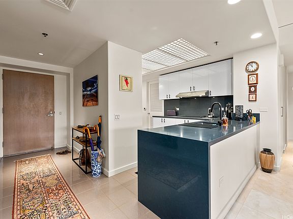 2nd image of 1 Keahole Pl APT 3406