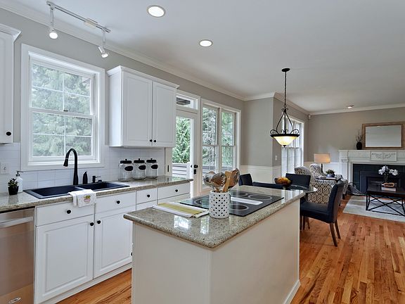 5th image of 21710 NE 105th Pl