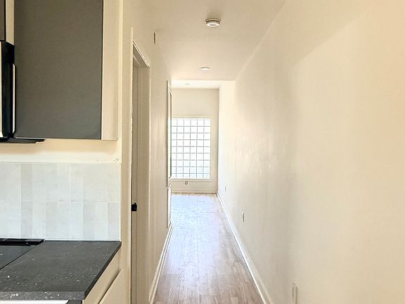 3rd image of 3012 Castiglione St #1B