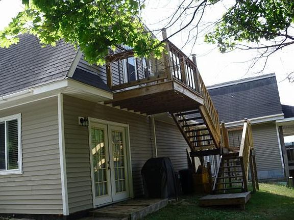 3rd image of 95 Woodland Ave