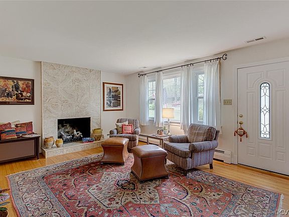 5th image of 2937 Clarendon Dr