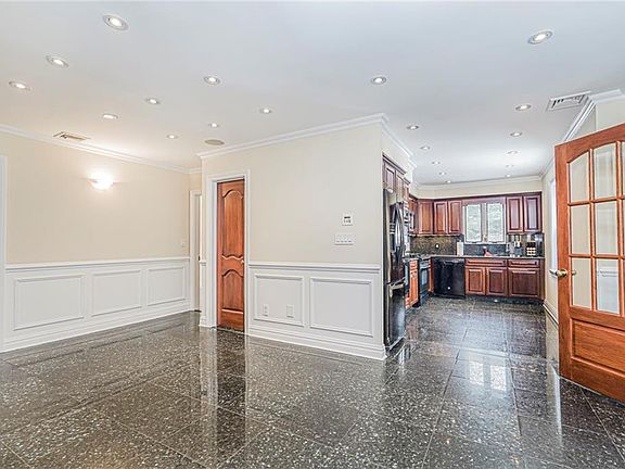 3rd image of 45 College Ave