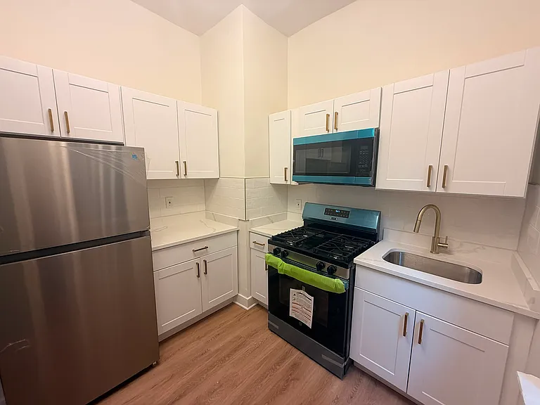 632 Bergen Ave #14E — Photo 2